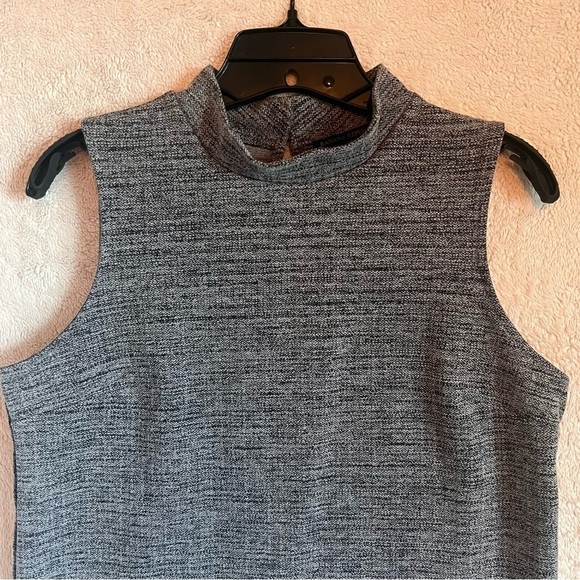 Banana Republic Gray Mock Neck Sleeveless Knit Top Size M Academia Librarian - Picture 4 of 7
